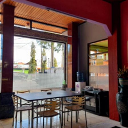 Hotel Rosichan Bau Bau Mitra Reddoorz Baubau Exteriér fotografie